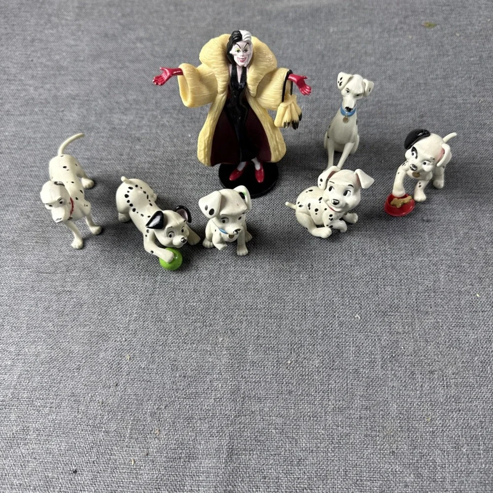 Disney 101 Dalmatians Figures Lot Of 7 Cruella‎ de Vil, With 6 Puppies